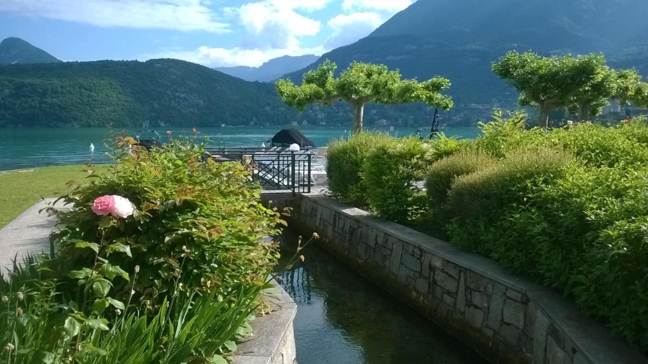 Logement Atypique Avec Vue Unique Panoramique Sur Le Lac D'Annecy, Dans Une Residence Avec Plage Et Ponton Privee Sur La Commune De Duingt Eksteriør bilde