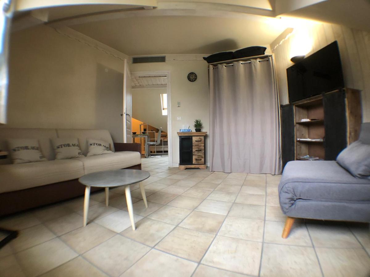 Logement Atypique Avec Vue Unique Panoramique Sur Le Lac D'Annecy, Dans Une Residence Avec Plage Et Ponton Privee Sur La Commune De Duingt Eksteriør bilde