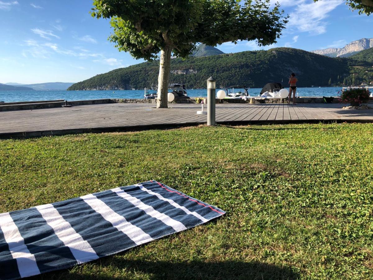 Logement Atypique Avec Vue Unique Panoramique Sur Le Lac D'Annecy, Dans Une Residence Avec Plage Et Ponton Privee Sur La Commune De Duingt Eksteriør bilde
