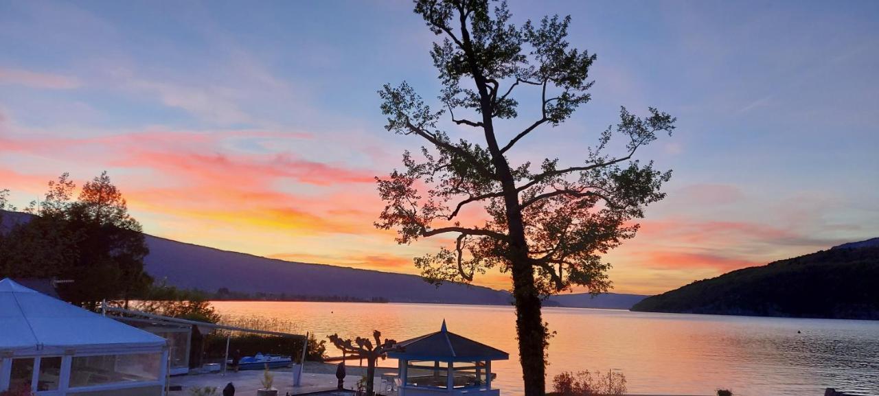 Logement Atypique Avec Vue Unique Panoramique Sur Le Lac D'Annecy, Dans Une Residence Avec Plage Et Ponton Privee Sur La Commune De Duingt Eksteriør bilde