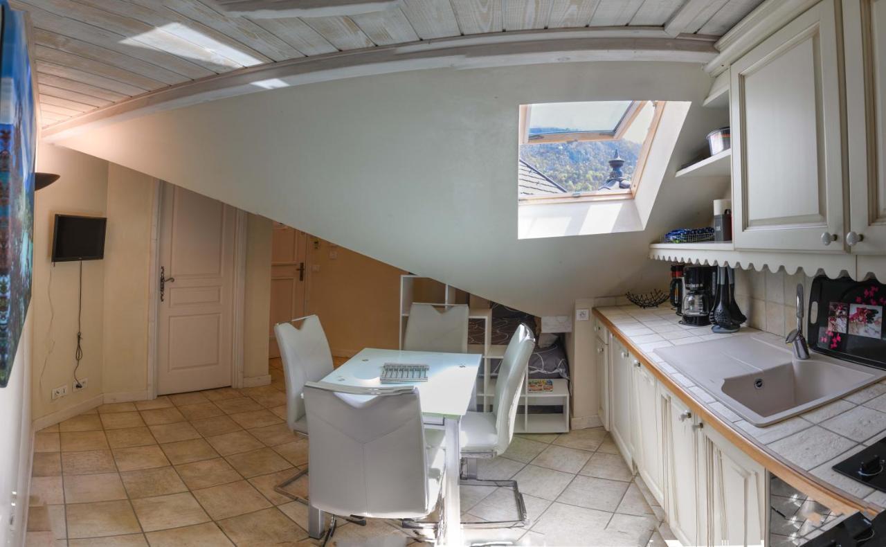 Logement Atypique Avec Vue Unique Panoramique Sur Le Lac D'Annecy, Dans Une Residence Avec Plage Et Ponton Privee Sur La Commune De Duingt Eksteriør bilde