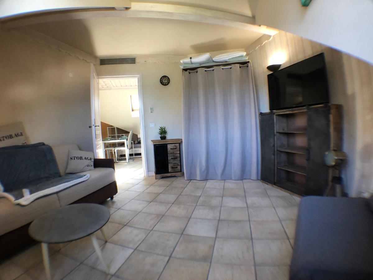 Logement Atypique Avec Vue Unique Panoramique Sur Le Lac D'Annecy, Dans Une Residence Avec Plage Et Ponton Privee Sur La Commune De Duingt Eksteriør bilde