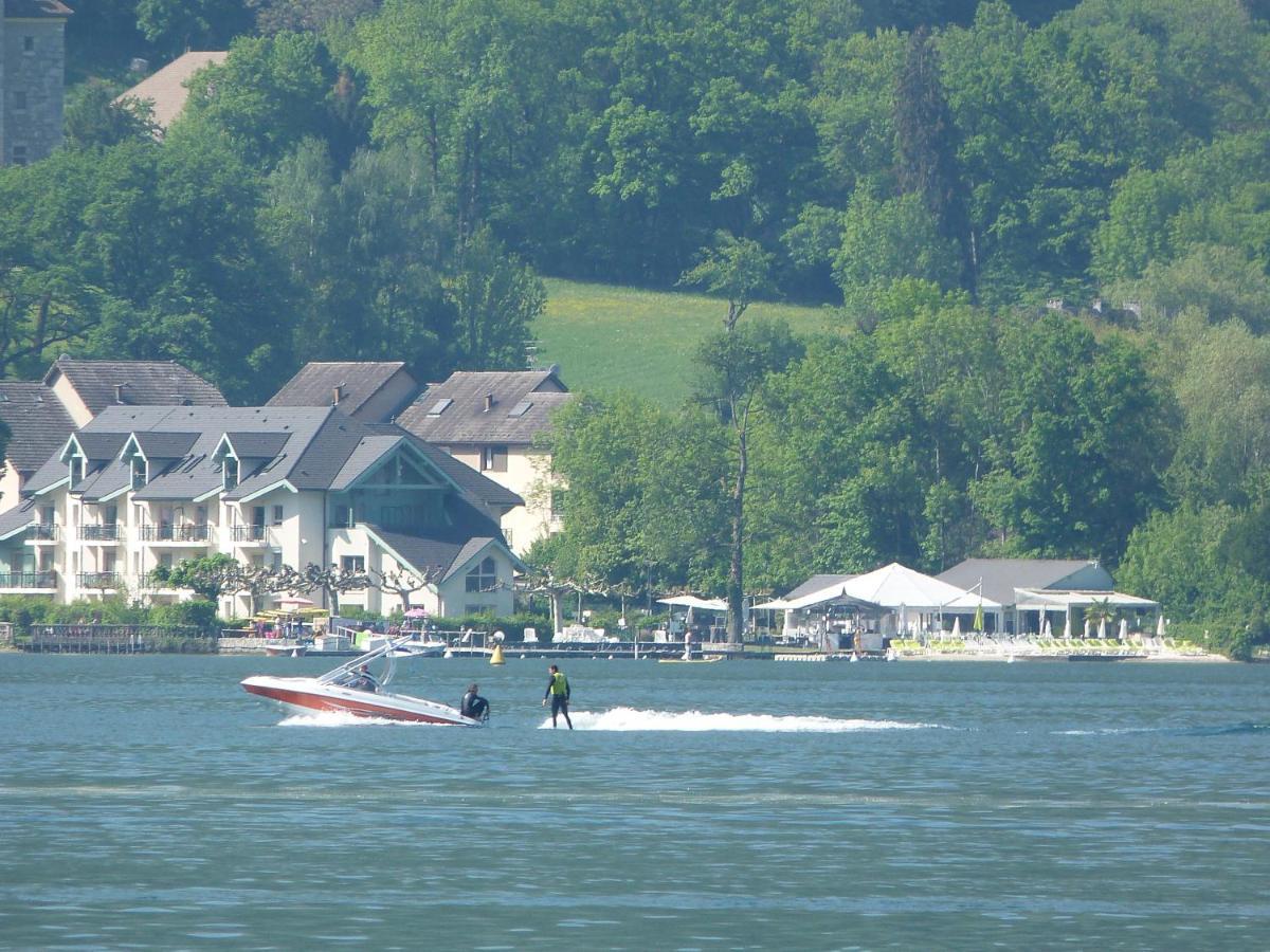 Logement Atypique Avec Vue Unique Panoramique Sur Le Lac D'Annecy, Dans Une Residence Avec Plage Et Ponton Privee Sur La Commune De Duingt Eksteriør bilde