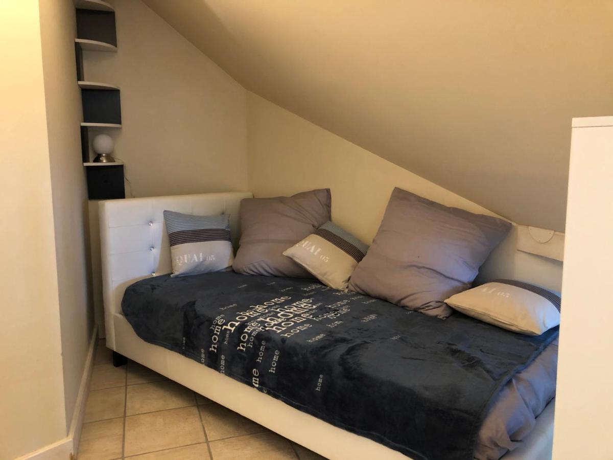Logement Atypique Avec Vue Unique Panoramique Sur Le Lac D'Annecy, Dans Une Residence Avec Plage Et Ponton Privee Sur La Commune De Duingt Eksteriør bilde