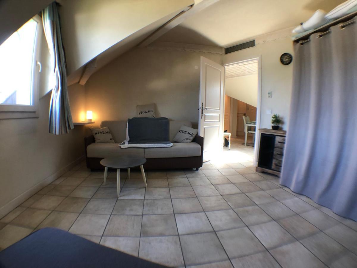 Logement Atypique Avec Vue Unique Panoramique Sur Le Lac D'Annecy, Dans Une Residence Avec Plage Et Ponton Privee Sur La Commune De Duingt Eksteriør bilde